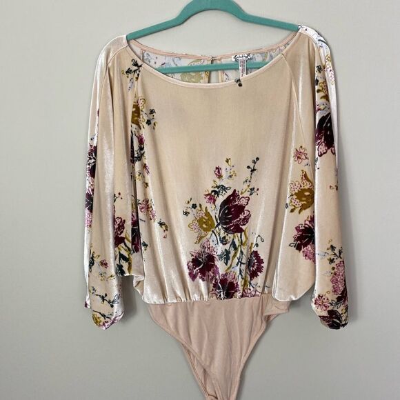#139 FREE PEOPLE babe floral velvet bodysuit - Picture 4 of 14
